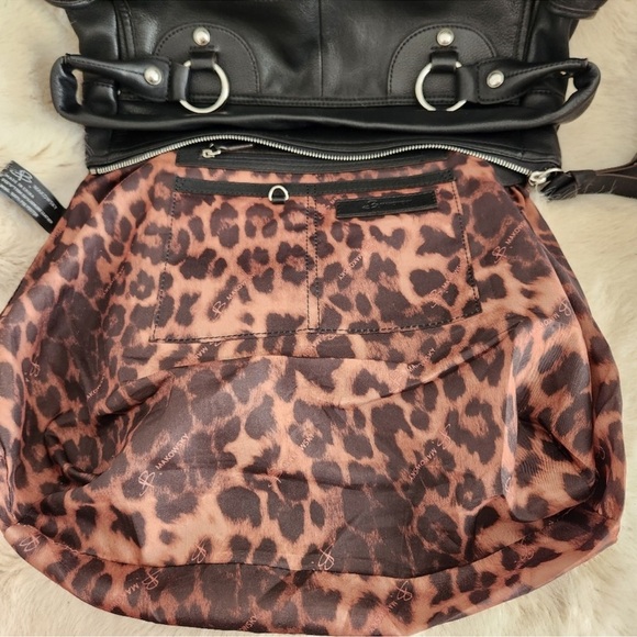 b. makowsky Leather Black Purse Bag Sachtel like new - Picture 10 of 15